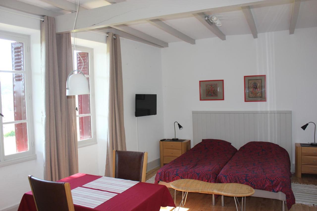 Hotel Castel Rouge à Luzech Extérieur photo