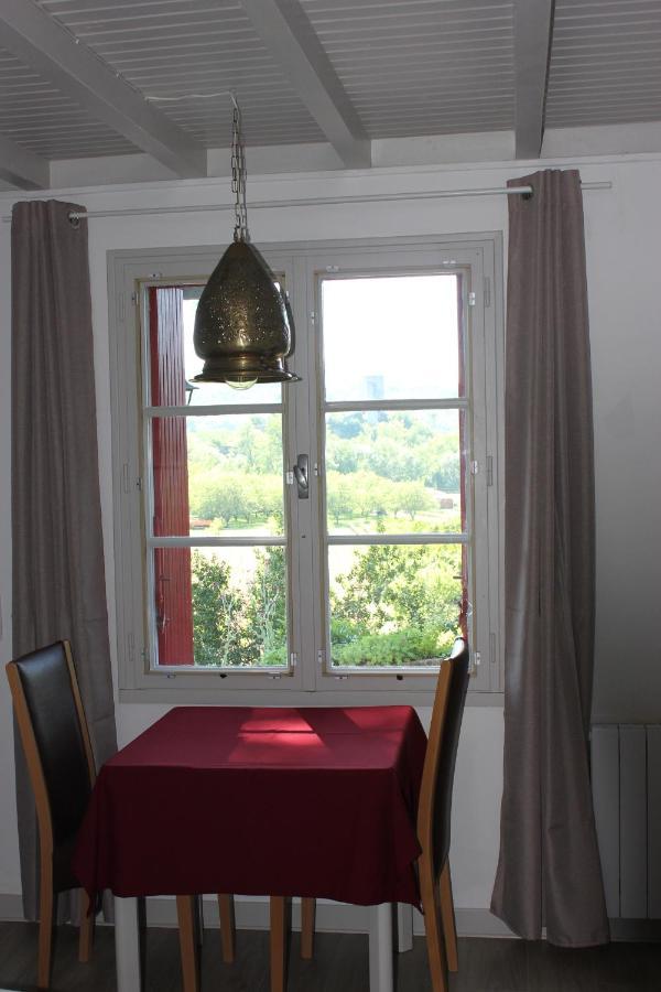 Hotel Castel Rouge à Luzech Extérieur photo
